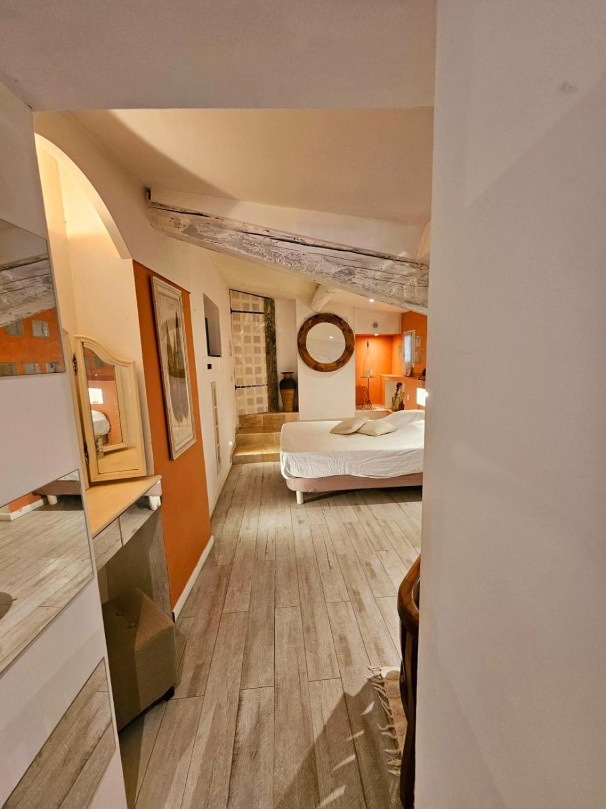 Suite Lou Peiro Cotignac Εξωτερικό φωτογραφία